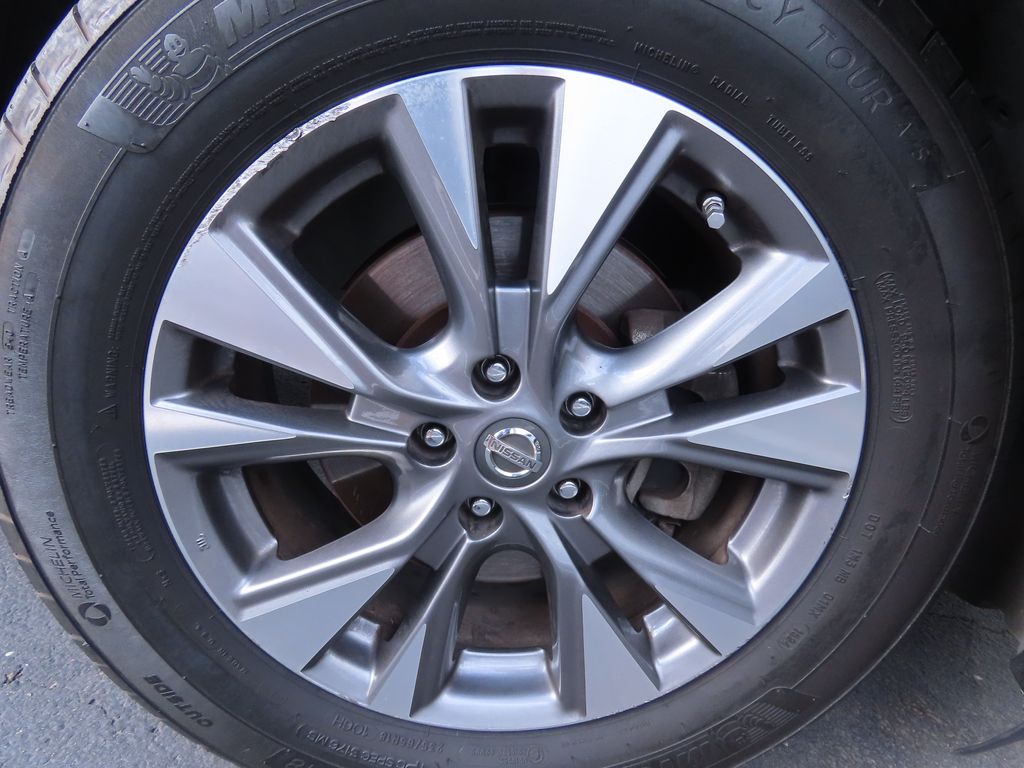 Thumbnail: 2017 Nissan Murano - 18