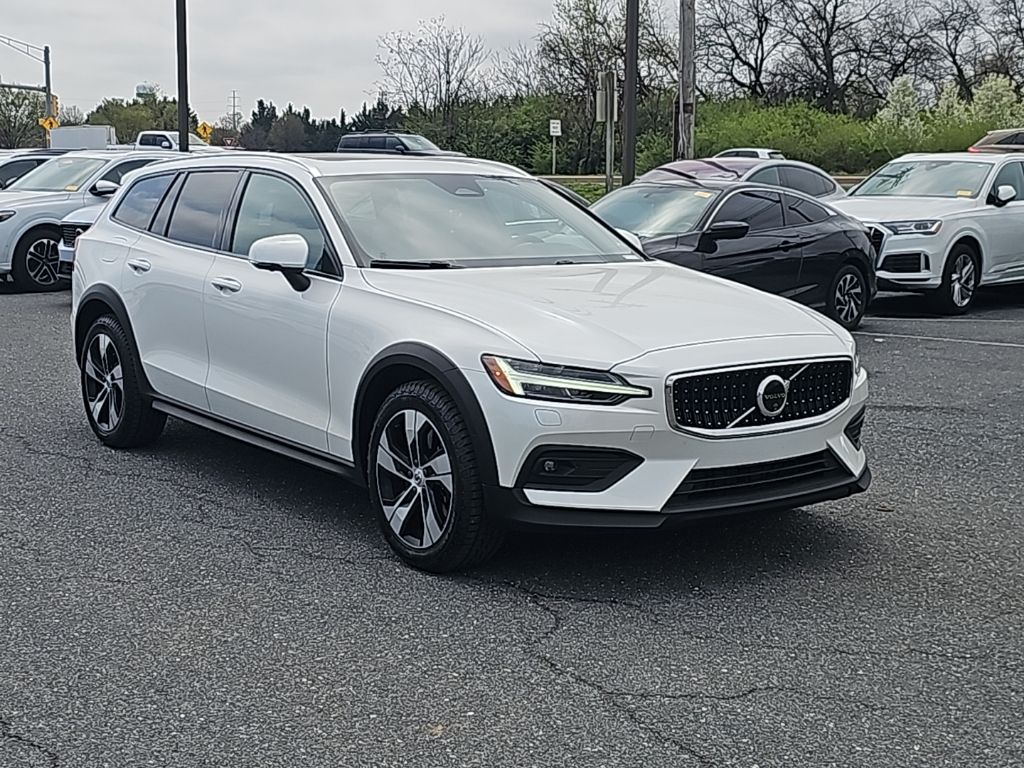 Crystal White Metallic 2024 Volvo V60 Cross Country B5 Plus AWD Wagon All-Wheel Drive Automatic