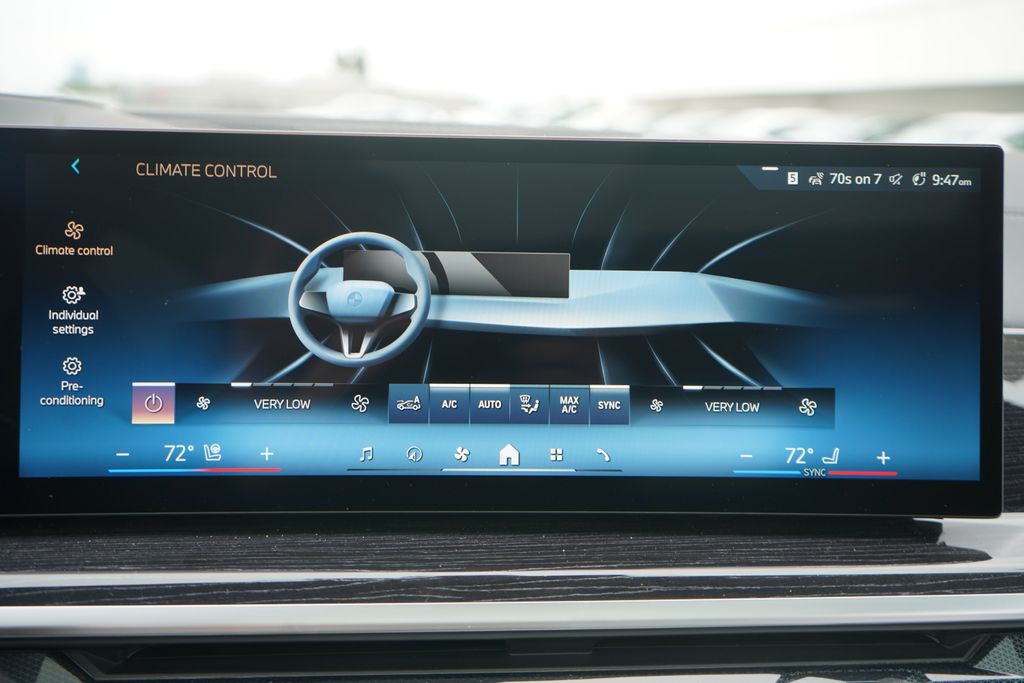 2025 BMW X7 xDrive40i 17