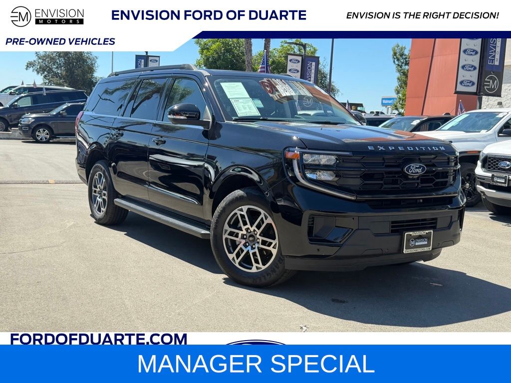 Black Metallic 2026 Ford Expedition SUV / Crossover 4X2 Automatic