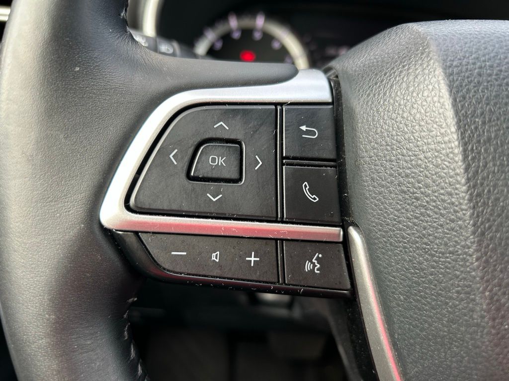 2023 Toyota Highlander XLE 21
