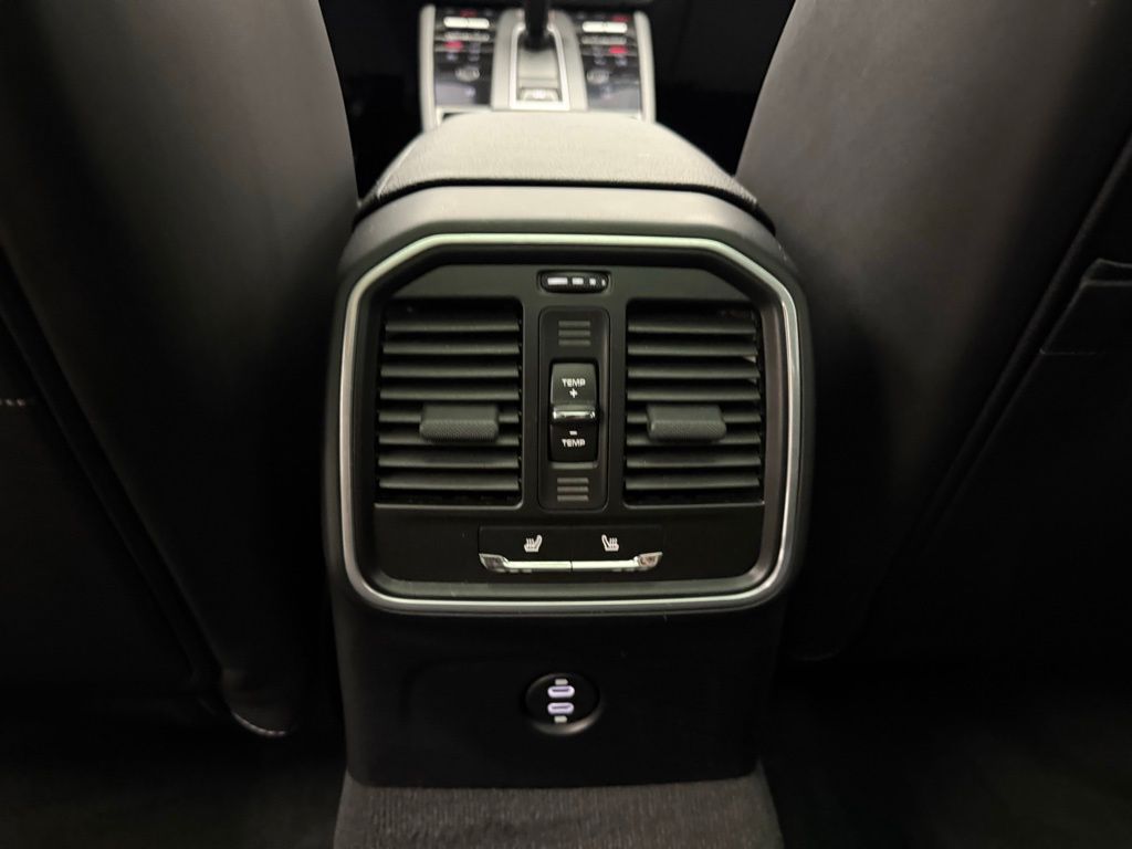 Thumbnail: 2025 Porsche Macan - 30