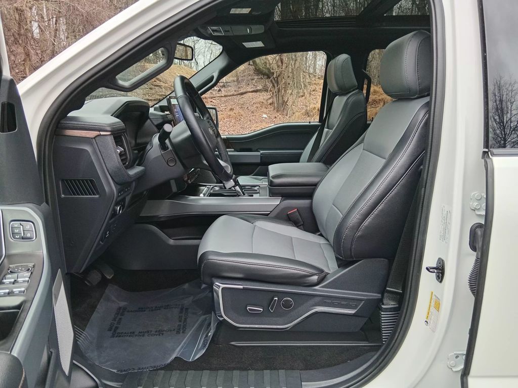 2023 Ford F-150 Lightning LARIAT