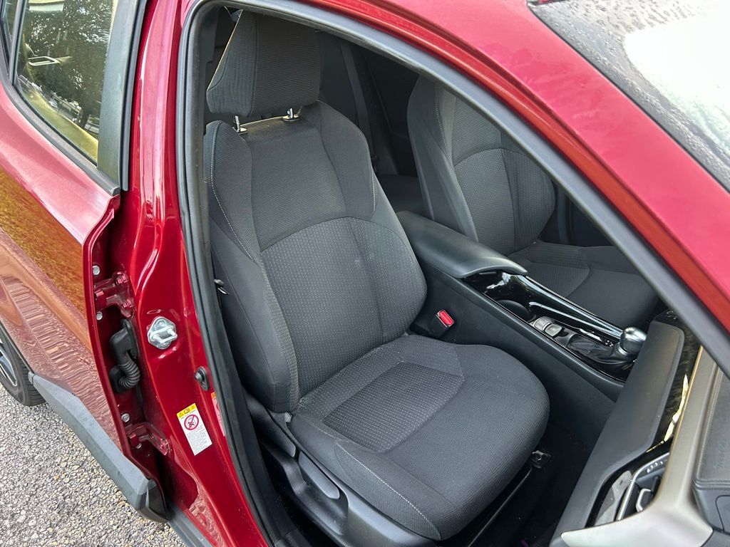 Thumbnail: 2019 Toyota C-HR - 15