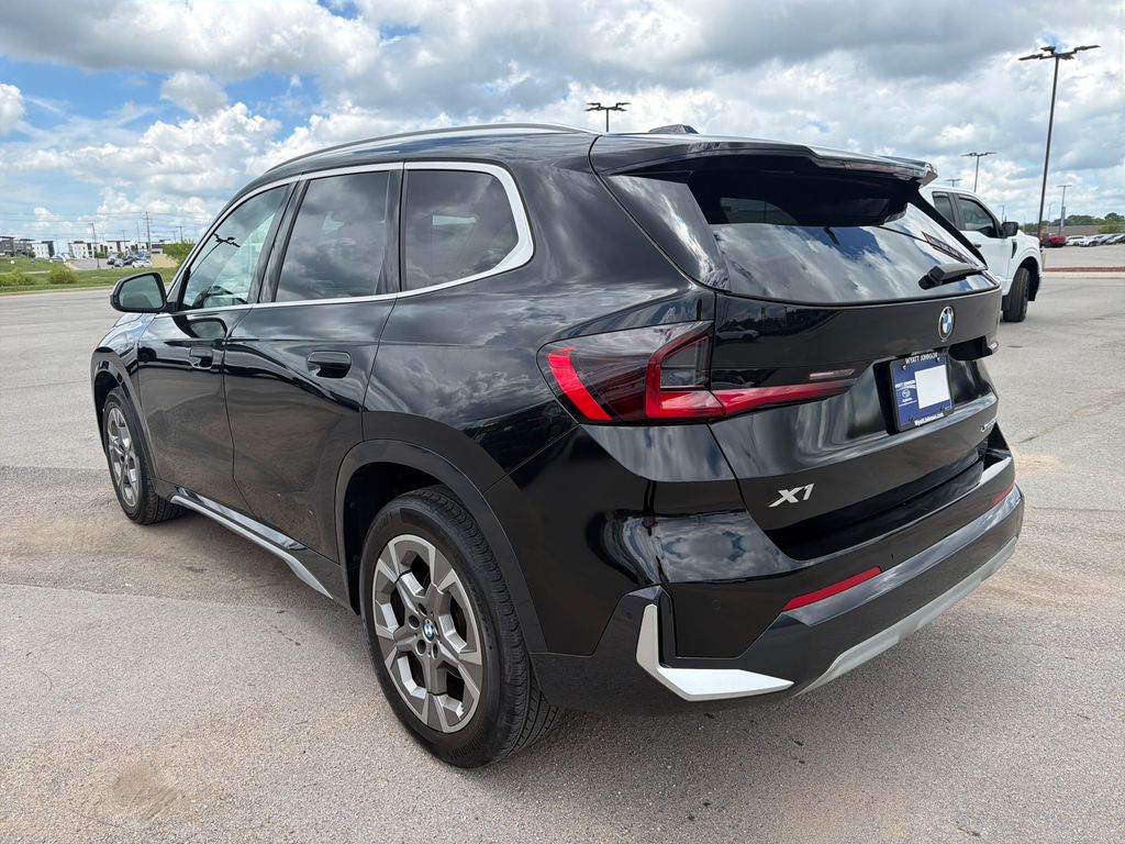 Used 2025 White BMW xDrive28i image 4