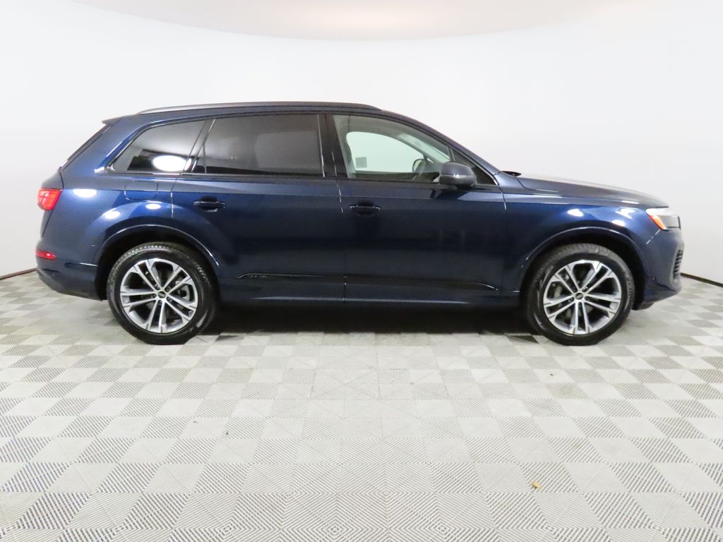 Thumbnail: 2026 Audi Q7 - 6