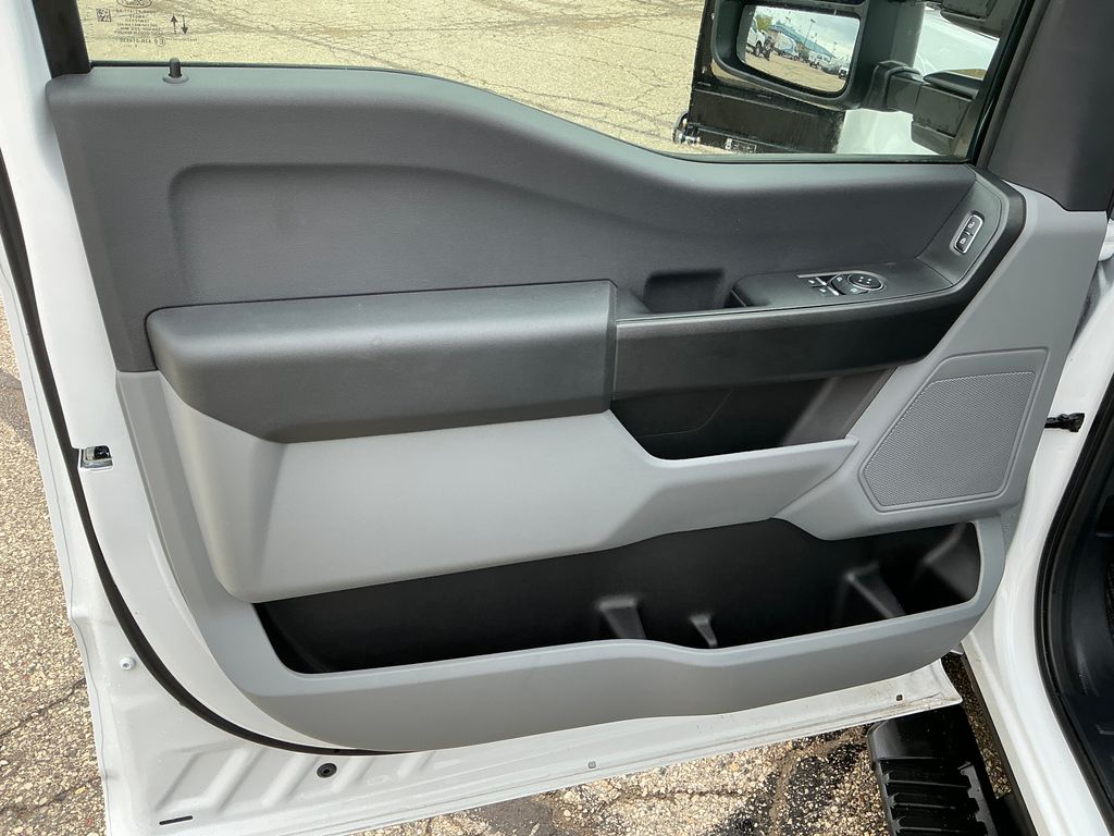 New 2026 Oxford White Ford XL image 11