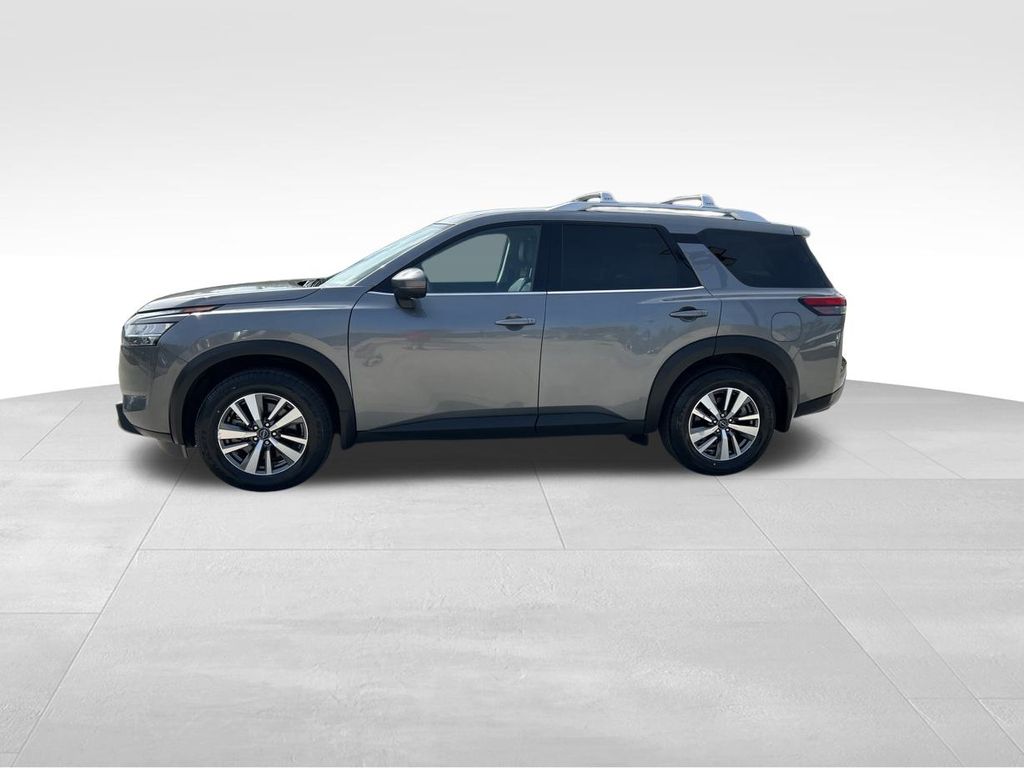 2023 Gun Metallic Nissan Pathfinder SL FWD SUV