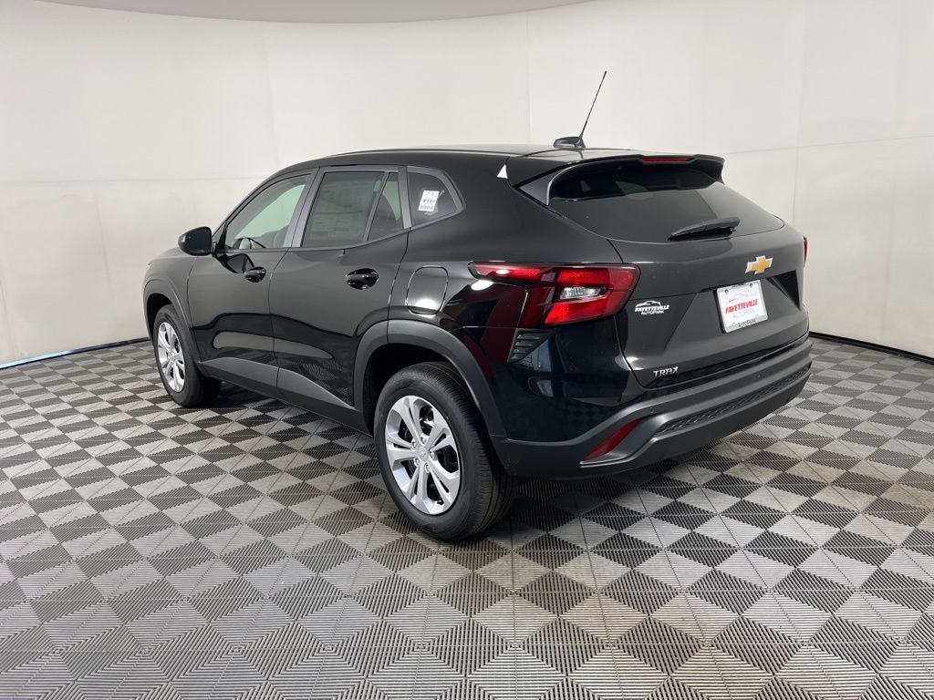 Thumbnail: 2026 Chevrolet Trax - 3