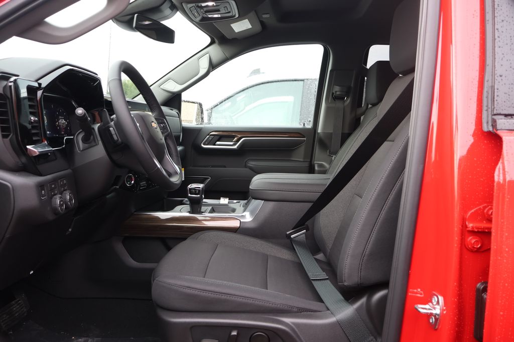 Thumbnail: 2026 Chevrolet Silverado 1500 - 13