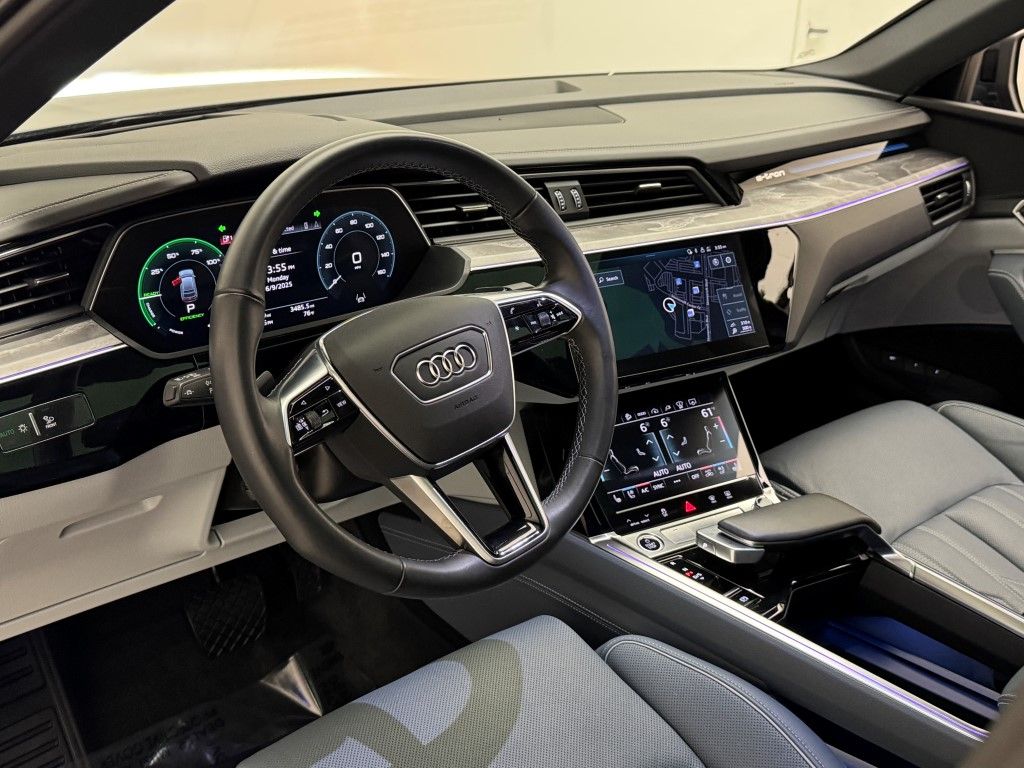 2023 Audi e-tron S Prestige 27