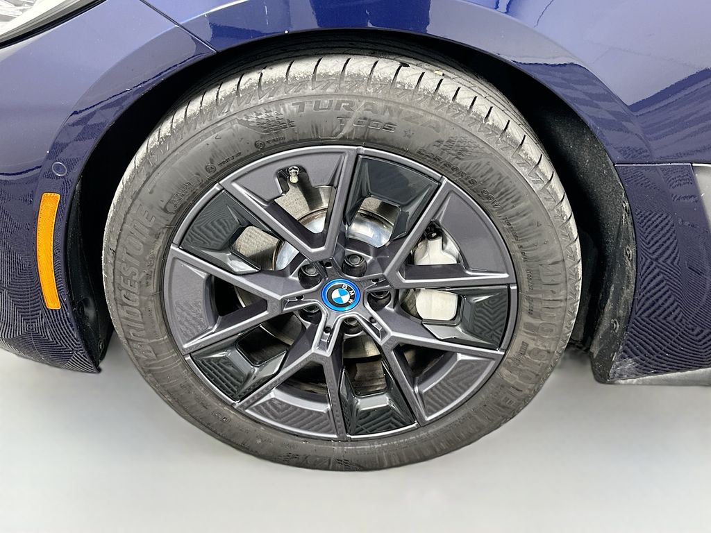 Thumbnail: 2023 BMW i4 - 32