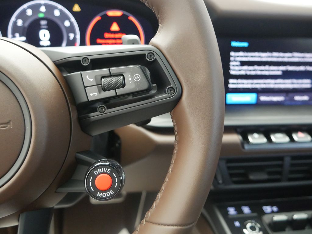 Thumbnail: 2026 Porsche 911 - 21