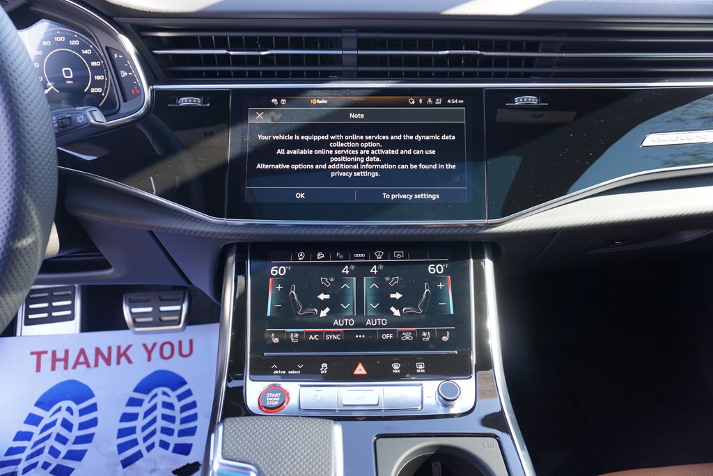 Thumbnail: 2025 Audi RS Q8 - 25