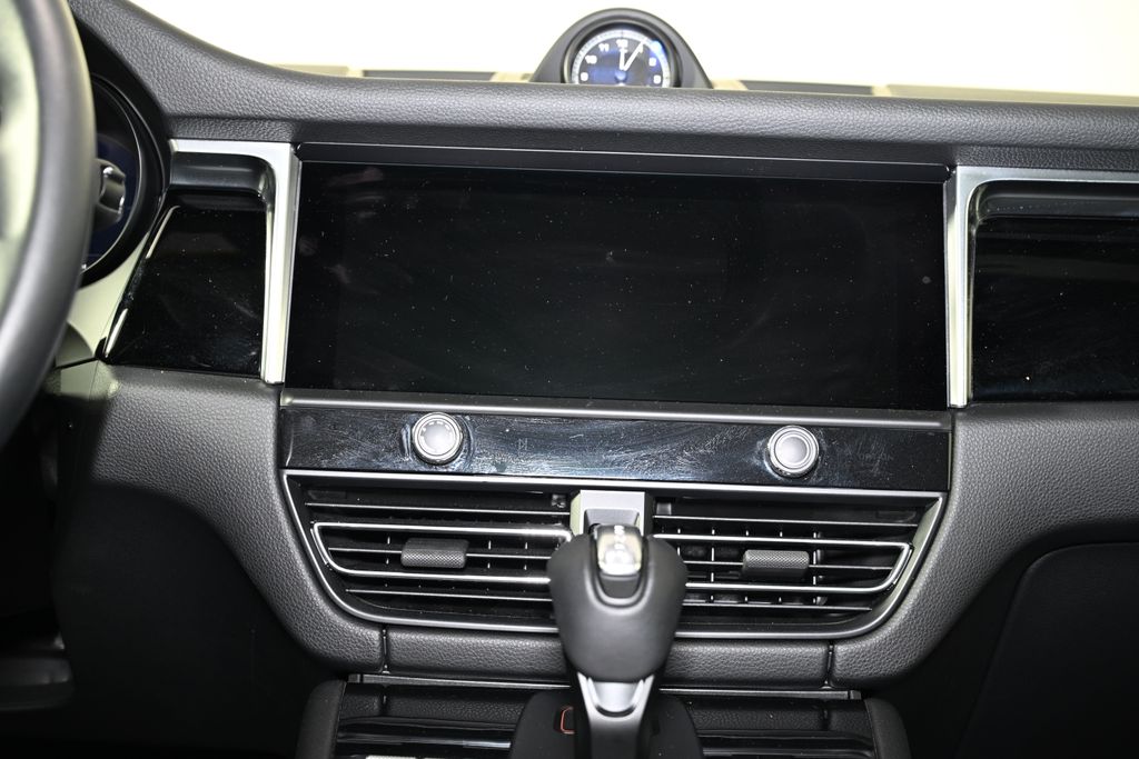 Thumbnail: 2024 Porsche Macan - 18