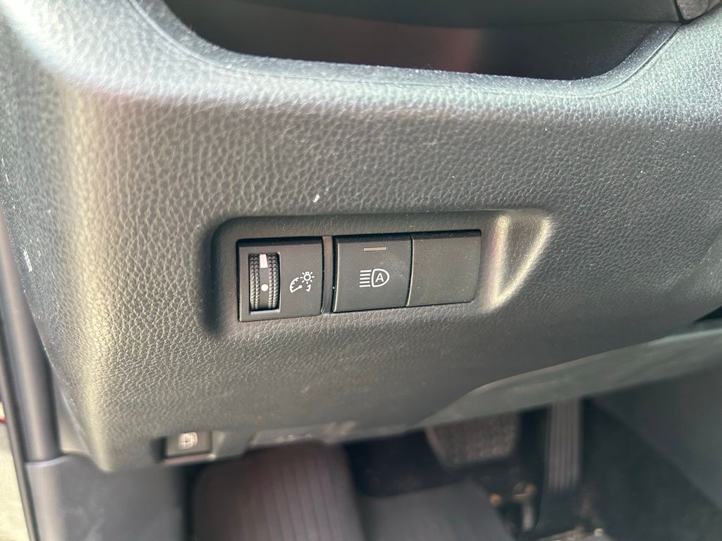 Thumbnail: 2025 Toyota RAV4 - 16