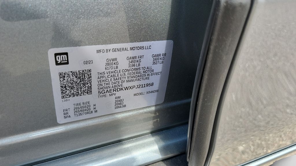 Used 2023 Gray Buick Avenir image 28