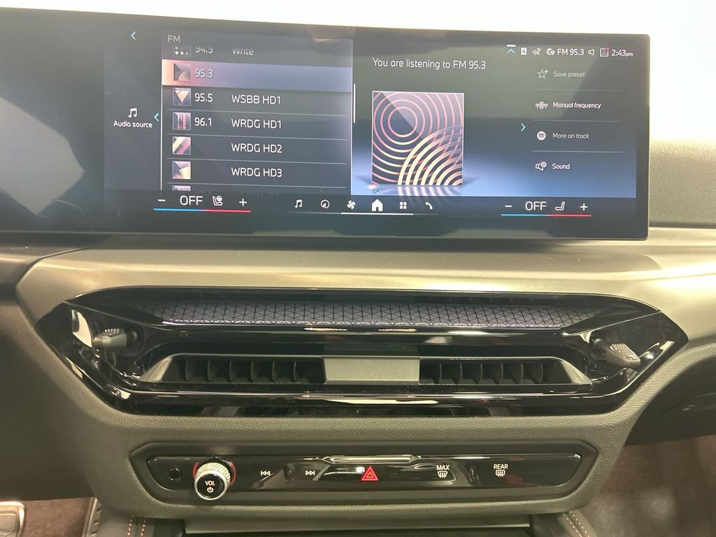 Thumbnail: 2025 BMW 2 Series - 16