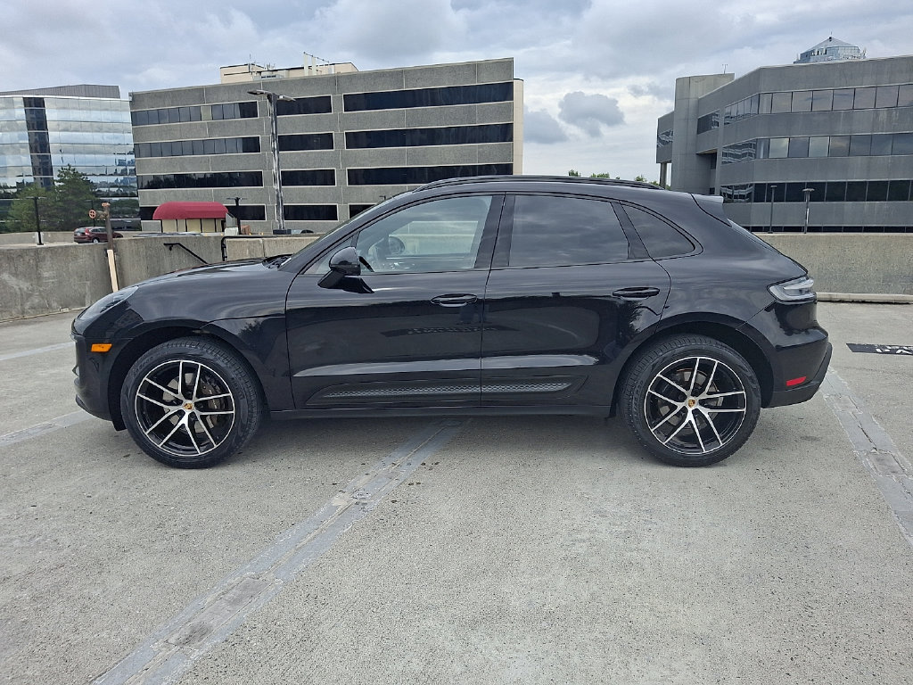 Thumbnail: 2023 Porsche Macan - 2