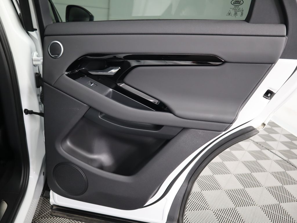 2024 Land Rover Range Rover Evoque Dynamic 28