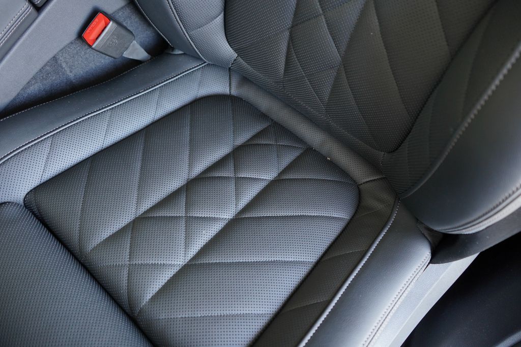 Thumbnail: 2026 BMW X5 - 12