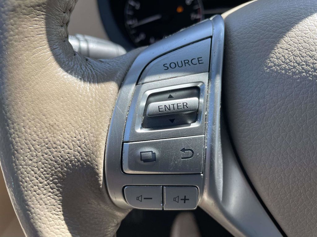 2016 Pearl White Nissan Altima 2.5 SL FWD Sedan