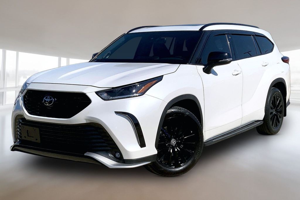 White (Wind Chill Pearl) 2023 Toyota Highlander XSE AWD SUV / Crossover All-Wheel Drive 8-Speed Automatic