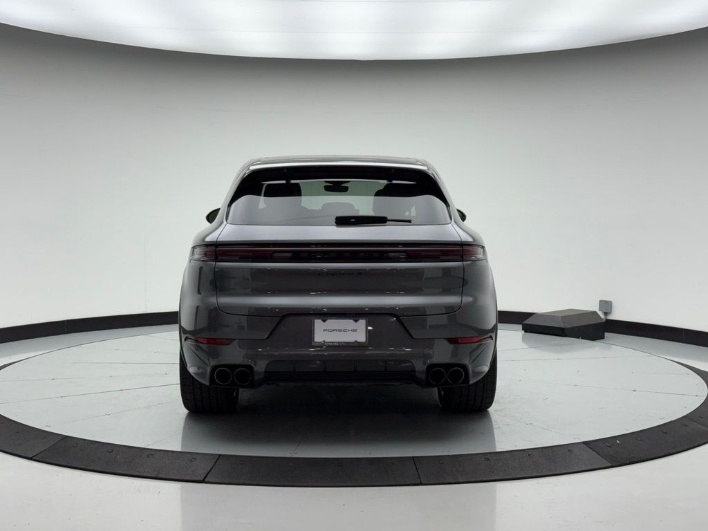 Thumbnail: 2024 Porsche Cayenne - 9