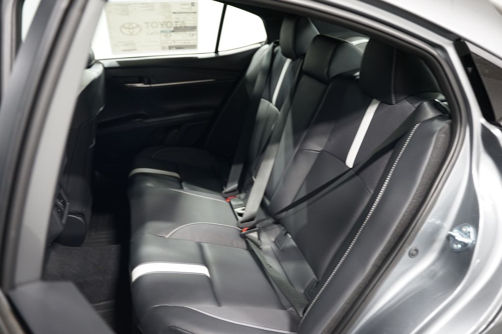 2025 Toyota Camry SE 30