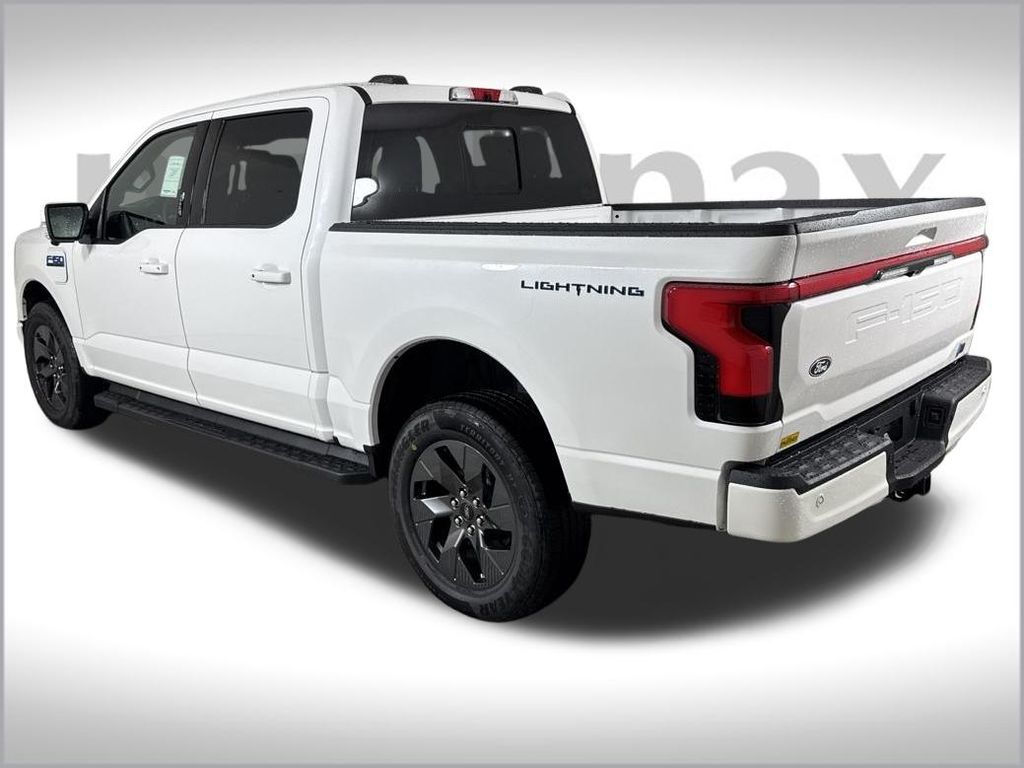 2025 Ford F-150 Lightning Lariat photo 2