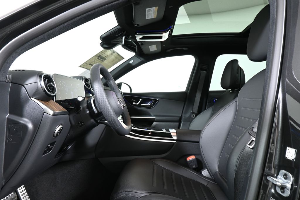 2025 Mercedes-Benz GLC 300 3