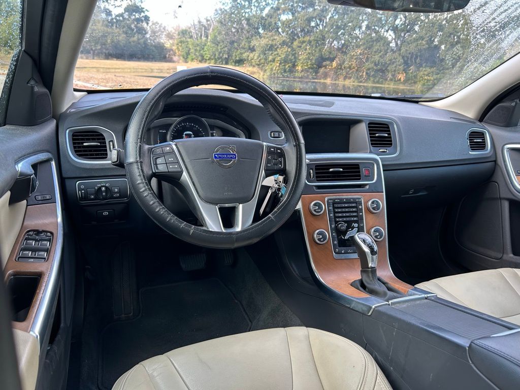 Thumbnail: 2016 Volvo S60 - 12