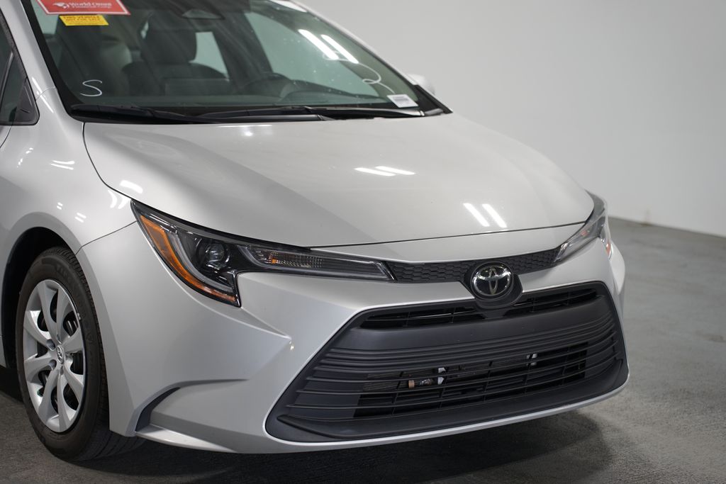 2023 Toyota Corolla LE 4
