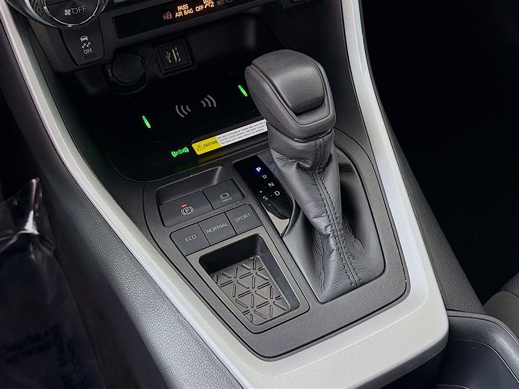 Used 2025 Black Toyota XLE image 39