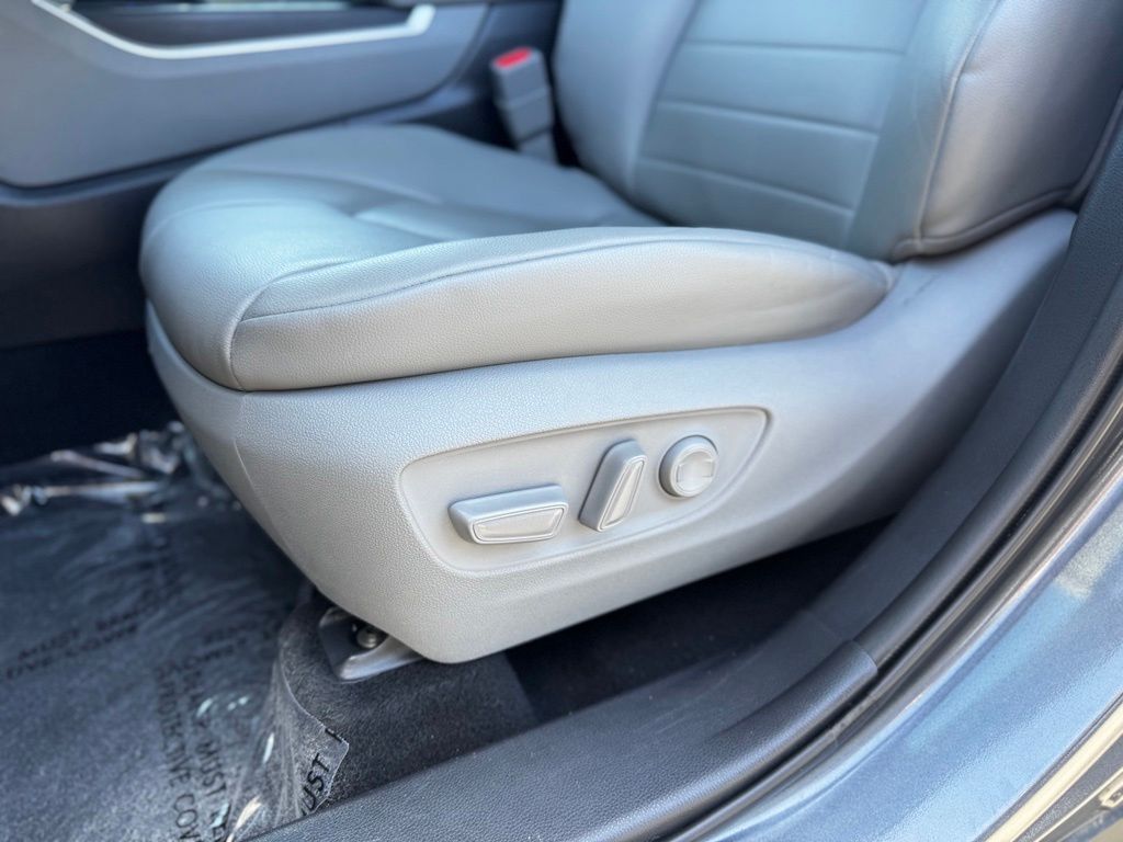 Used 2020 Toyota Highlander Hybrid SUV