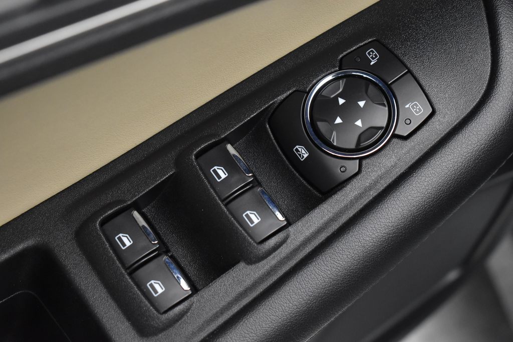 Thumbnail: 2023 Ford Edge - 11