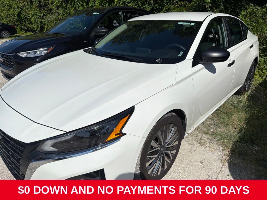 Glacier White 2025 Nissan Altima Sedan Front-Wheel Drive Continuously Variable Transmission