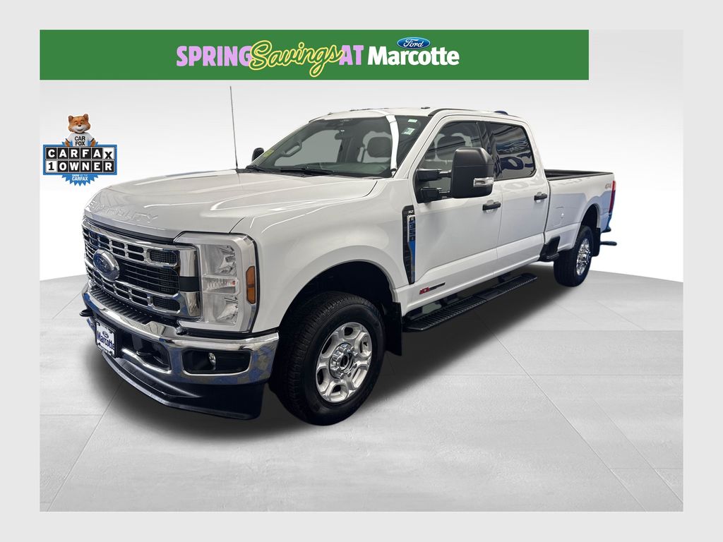 Oxford White 2025 Ford F-350 Super Duty XLT Crew Cab 4WD Pickup Truck Four-Wheel Drive Automatic