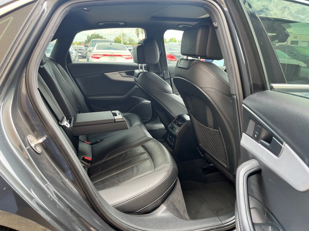 Thumbnail: 2019 Audi A4 - 17