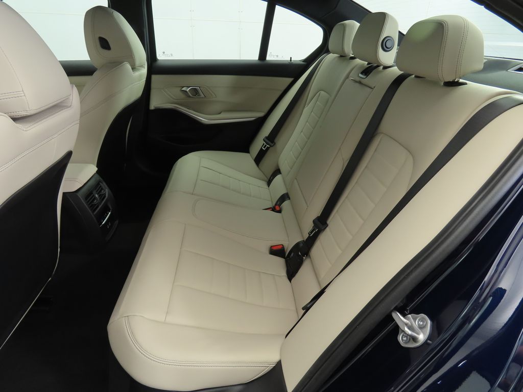 Thumbnail: 2026 BMW 3 Series - 21