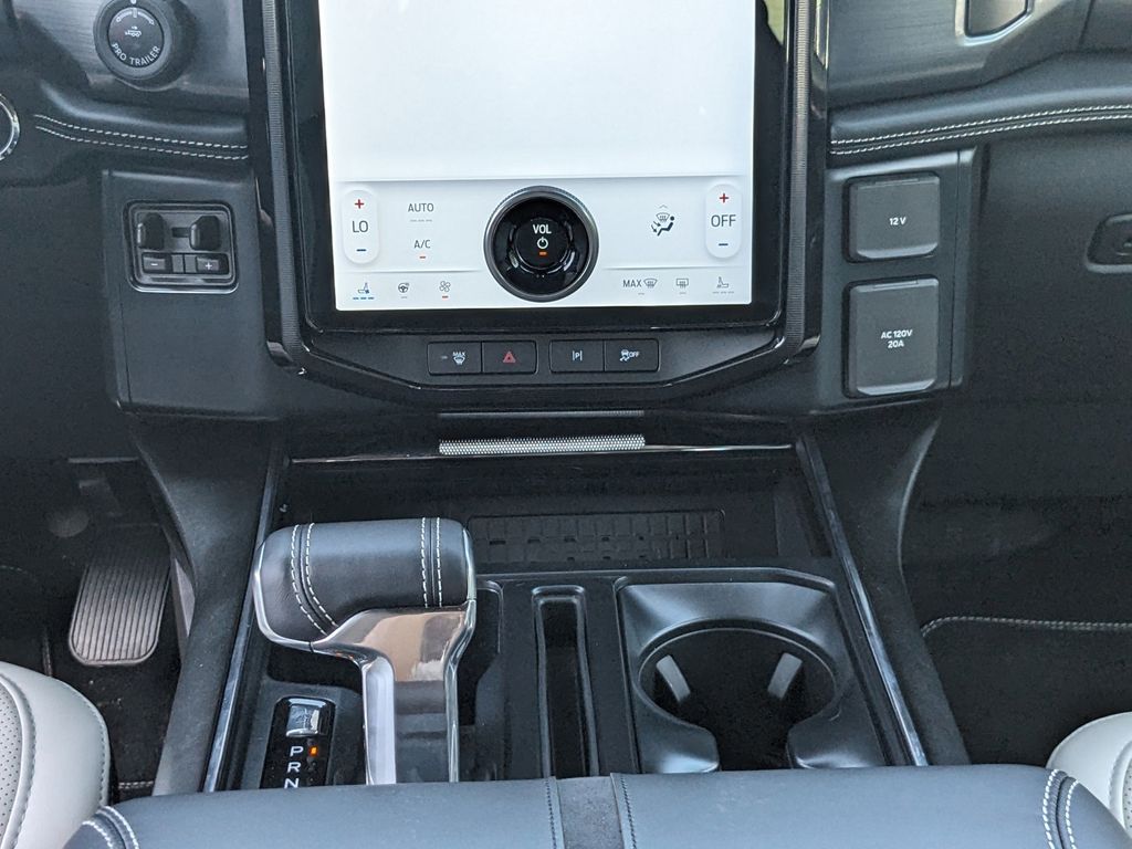 2025 Ford F-150 Lightning Platinum