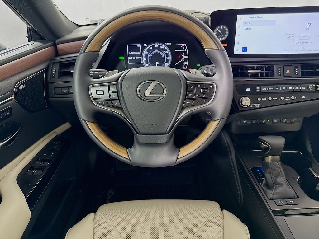 Thumbnail: 2025 Lexus ES - 23