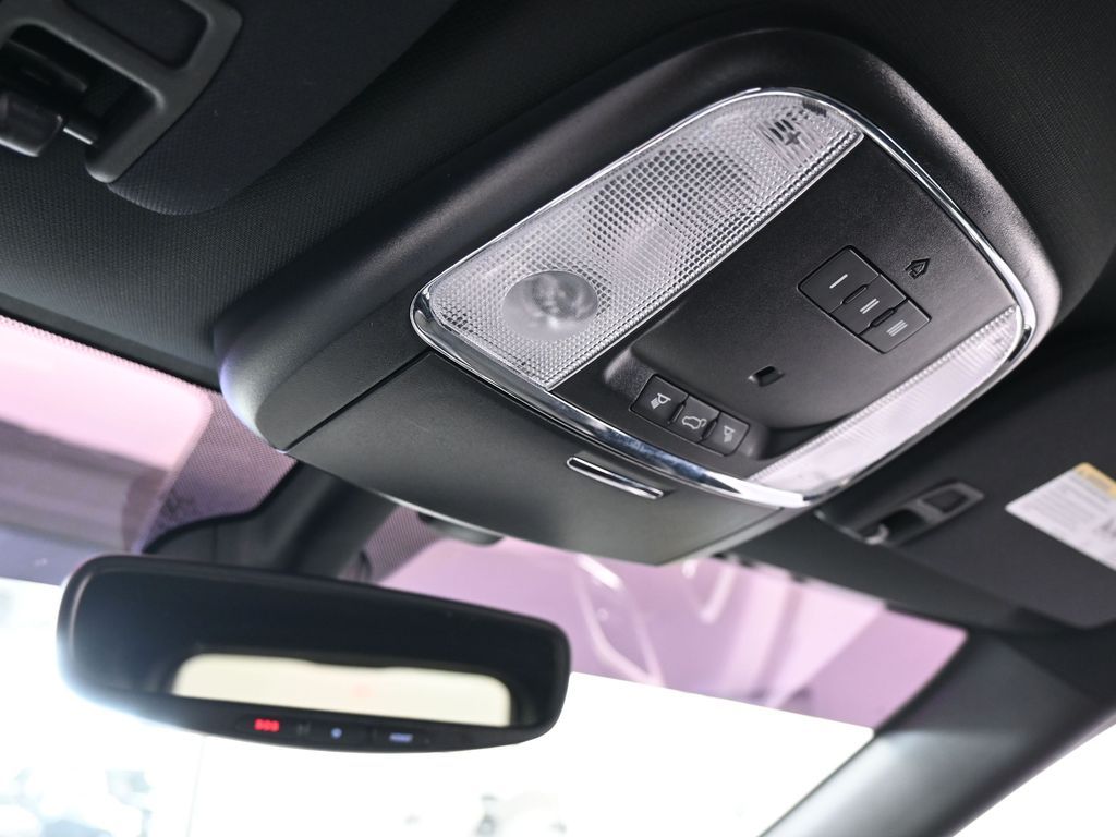 Used 2018 Bright White Clearcoat Jeep Altitude image 22