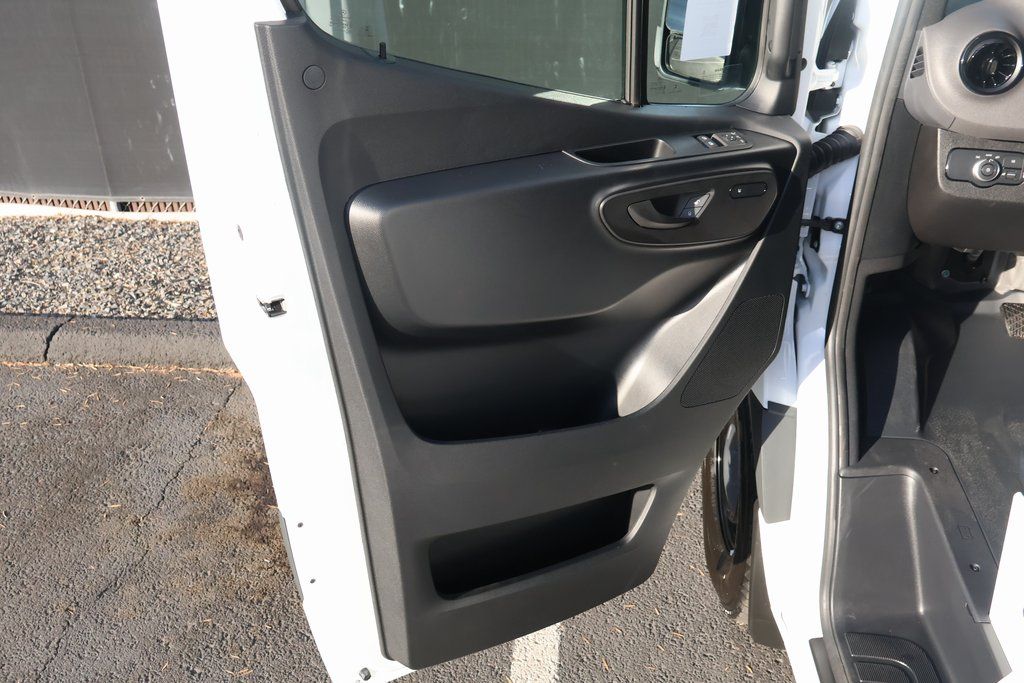 2025 Mercedes-Benz Sprinter 2500 6