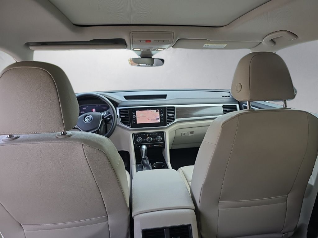 Used 2019 White Volkswagen SEL image 3