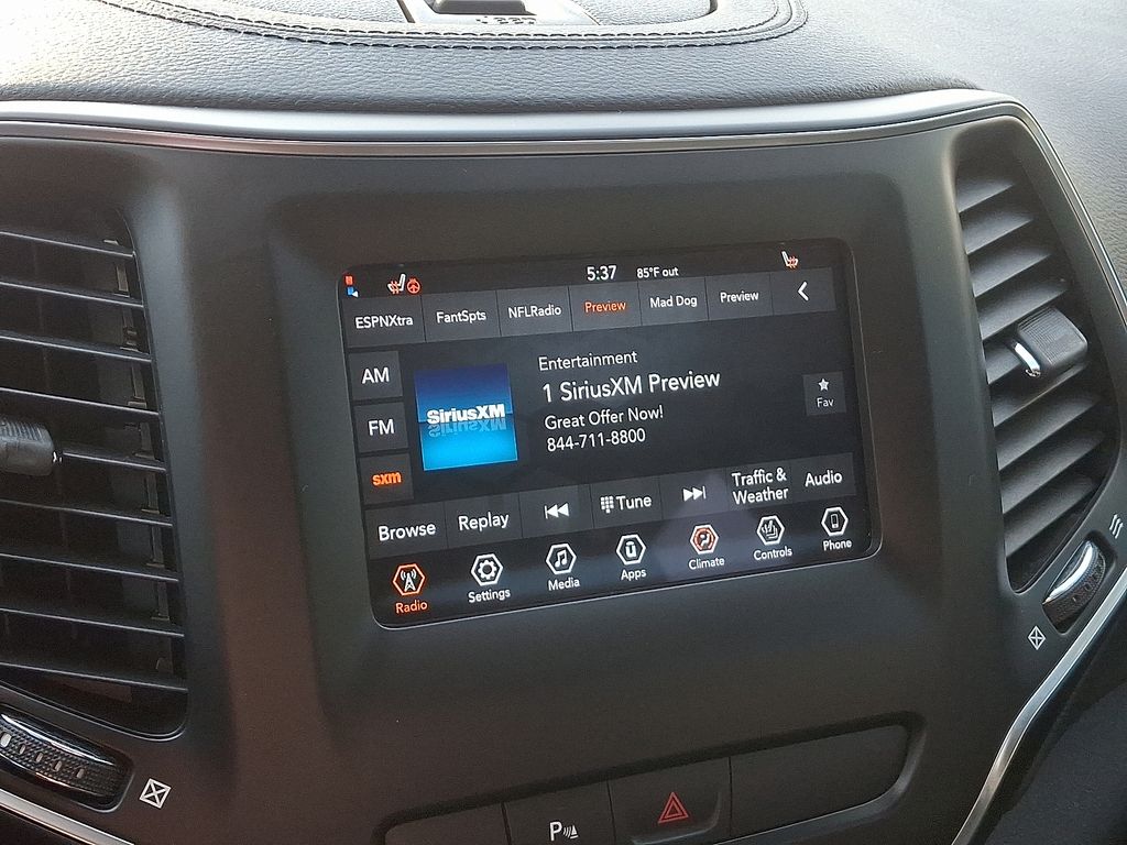 Thumbnail: 2020 Jeep Cherokee - 17