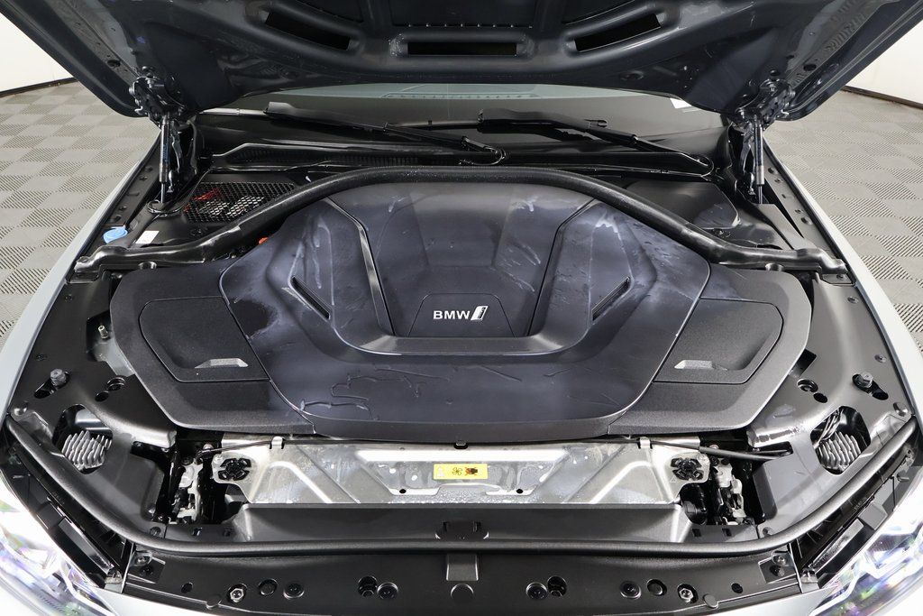 Thumbnail: 2023 BMW i4 - 15