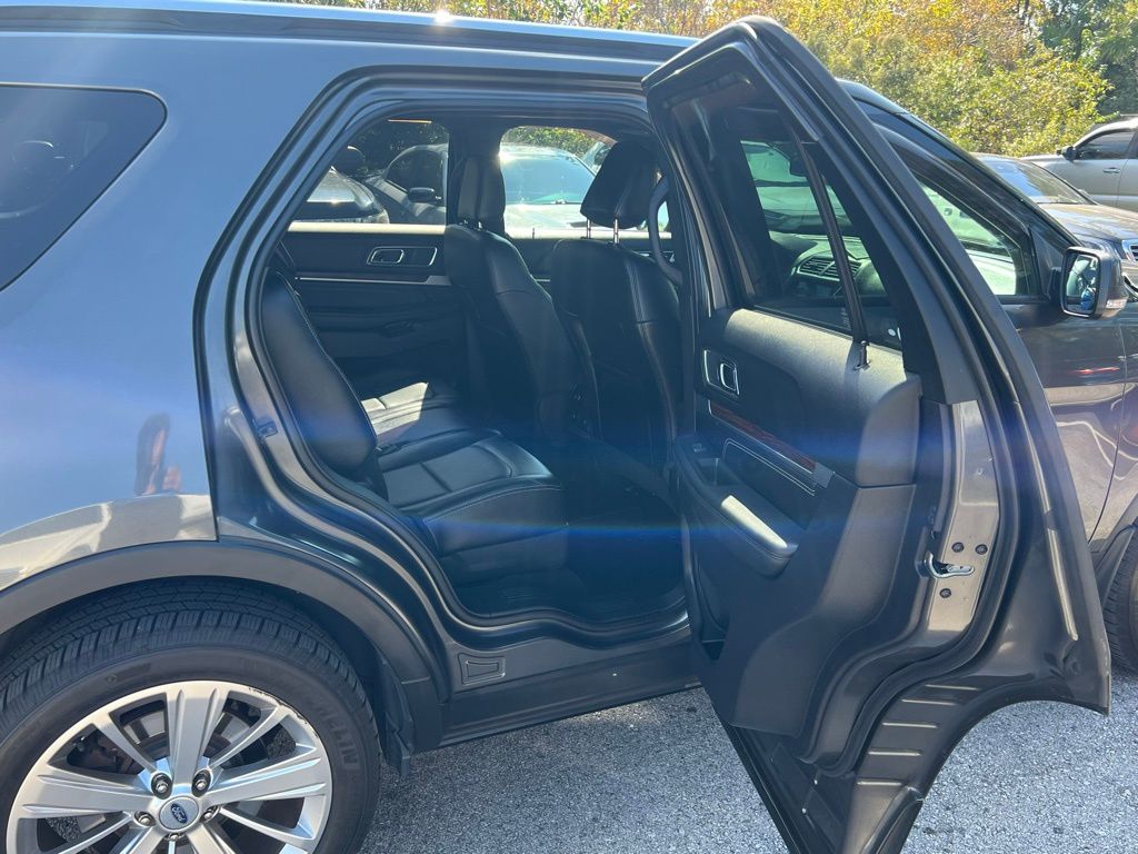 2019 Ford Explorer Limited 7