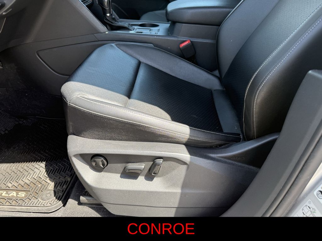 2018 Volkswagen Atlas 3.6L V6 SE Silver at Community Honda