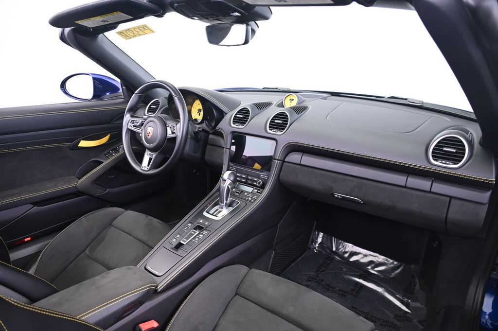 2021 Porsche   26